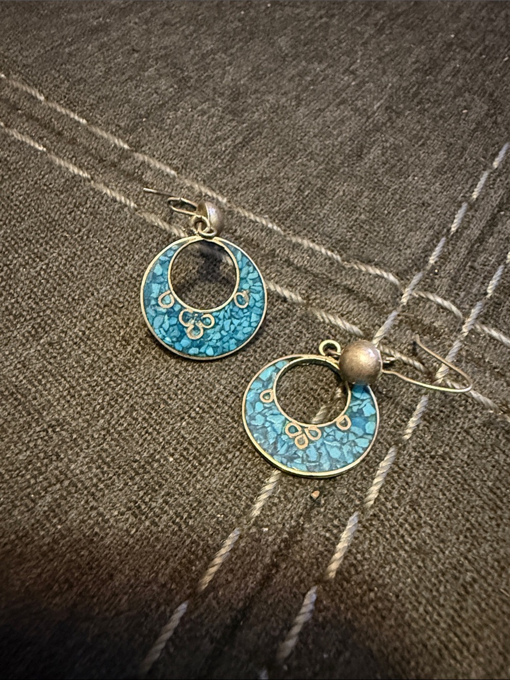 Vintage Handmade Taxco México Silver Drop Earrings with Crushed Turquoise Inlay